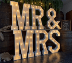 MR & MRS